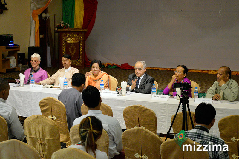 ရခိုင္အႀကံေပးေကာ္မရွင္ႏွင့္ လူငယ္မ်ားေတြ႔ဆံု