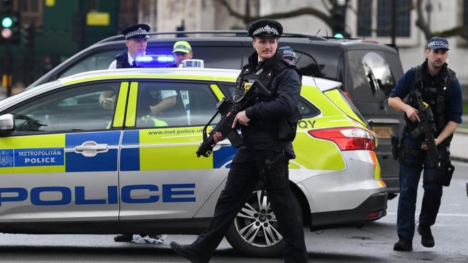 Polis Lepas 50 Das Tembakan Halang Penyerang London Bridge