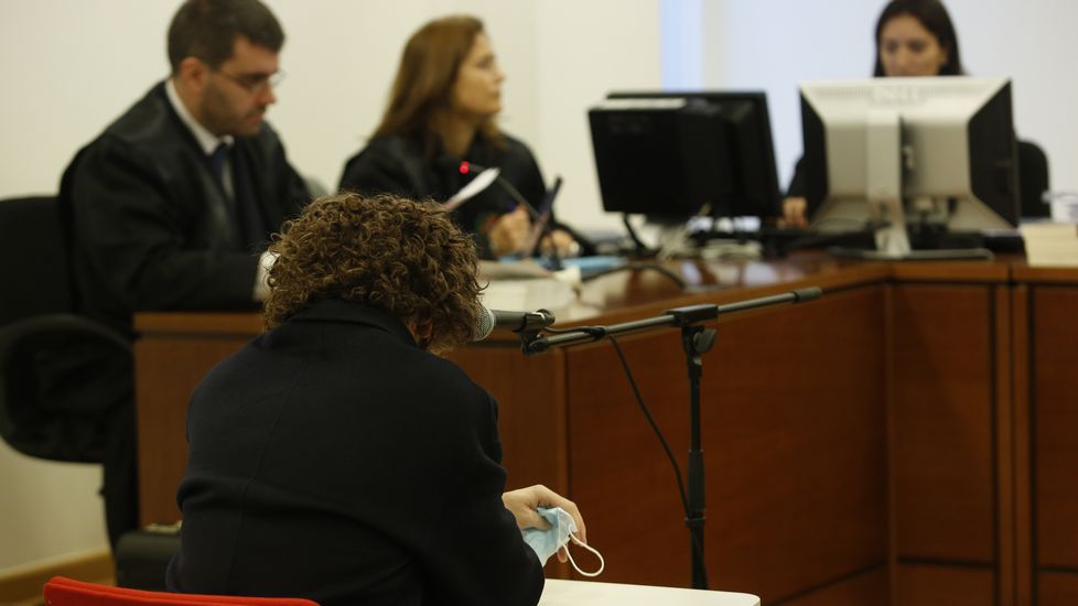 La Justicia Gallega Avala el Despido de una Docente que dio Alcohol e Insultó a un Menor Musulmán 