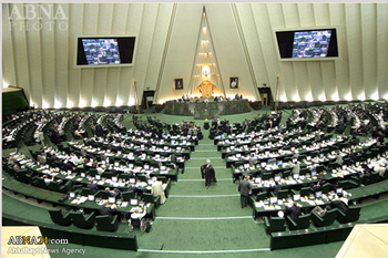 Video: Sound of consecutive shooting at Iran's Parliament