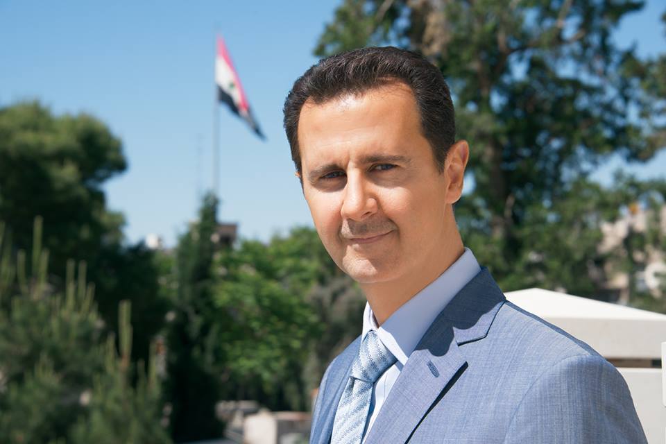 فيديو/ الأسد يتجول في حي المزة بدمشق