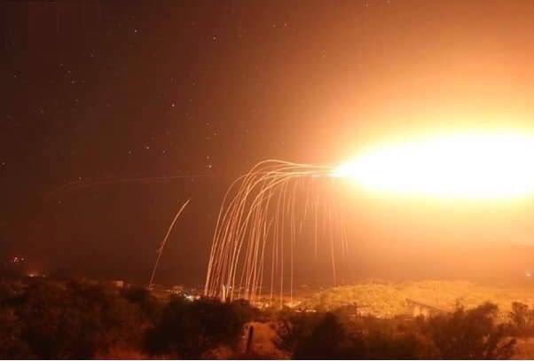 فيديو/ التحالف الدولي يضرب الرقة بالفوسفور