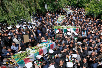 Prosesi Pemakaman Korban Terorisme di Tehran Dihadiri Ratusan Ribu Orang