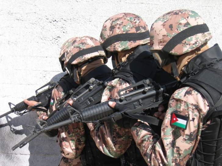 الجيش الأردني يقتل 5 أشخاص قرب معبر التنف