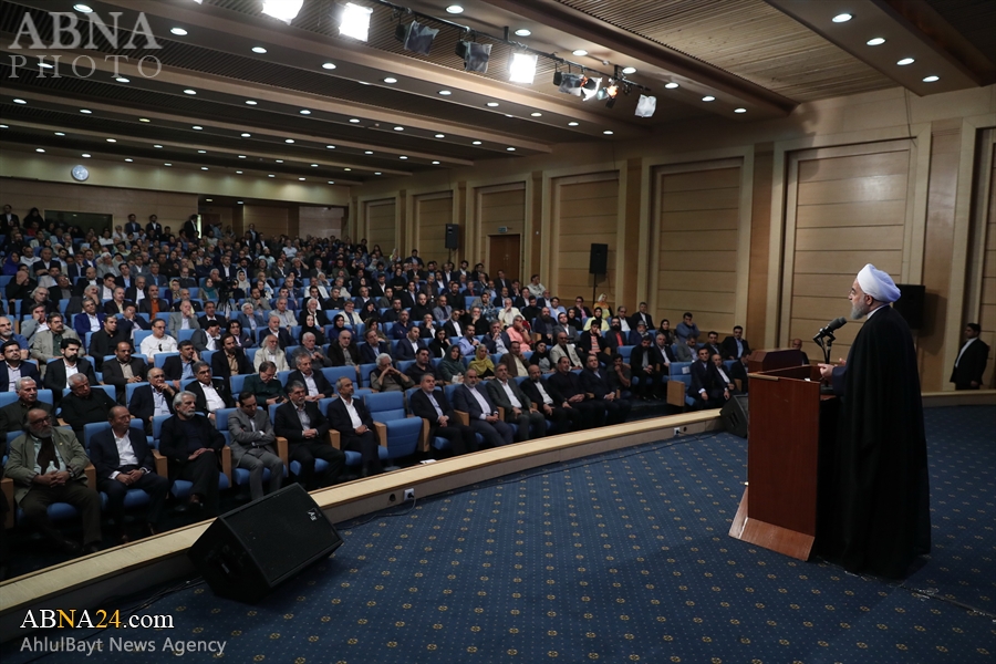 تقرير مصور/ الرئيس الايراني يلتقي بالفنانيين بمناسبة شهر رمضان المبارك