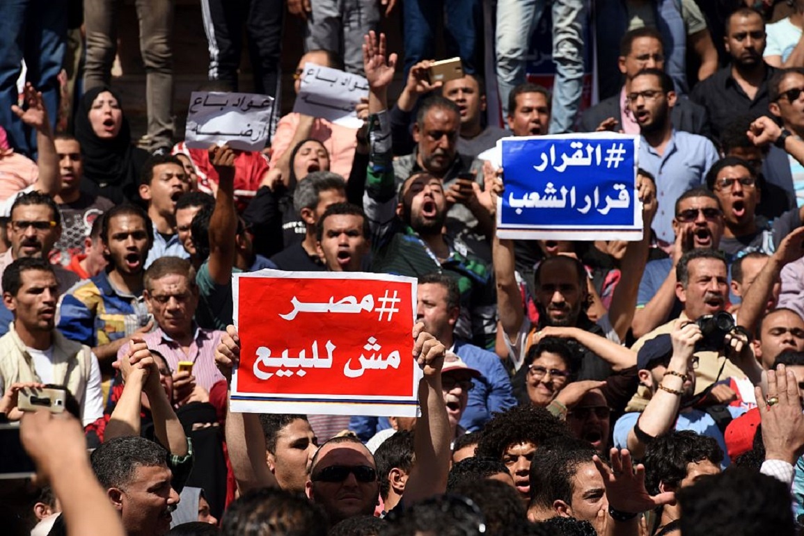 مصر تحتفظ بإدارة "تيران وصنافير" بعد نقلها إلى السعودية