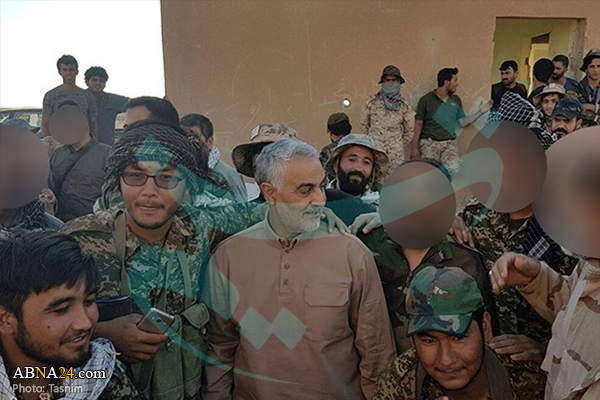 Iran’s General Soleimani Inspects Iraq-Syria Border / Pics