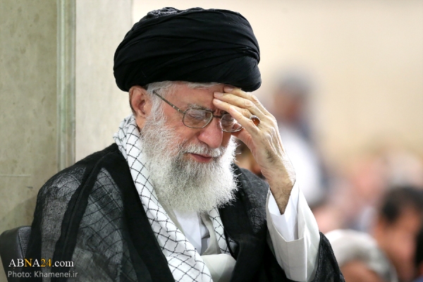 قائد الثورة يحضر مراسم العزاء بذكرى استشهاد الامام علي (ع)