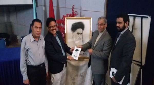 Launching Buku Biografi Imam Khomeini Di UIN Jakarta