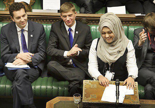 Número de Parlamentarios Musulmanes en el Parlamento Británico Aumenta a Record de 15 