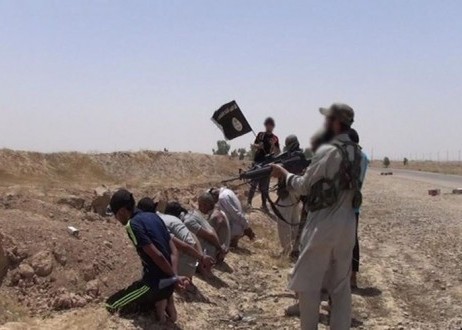 شيخ قبيلة يعلن إعدام 30 شخصا أغلبهم نساء وأطفال على يد داعش بالحويجة