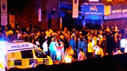 Vor Moschee in London: Auto rast in Menschenmenge