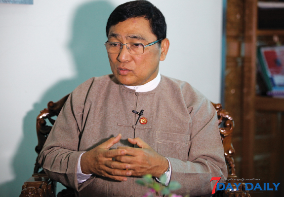 ျပည္ေထာင္စု၀န္ႀကီး ေဒါက္တာ၀င္းျမတ္ေအးႏွင့္ ေတြ႕ဆံုျခင္း