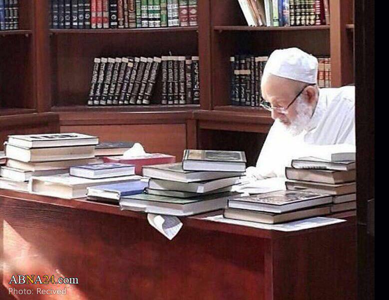صورة جديدة عن آية الله الشيخ "عيسى قاسم" وهو رهن الاقامة الجبرية بالبحرين