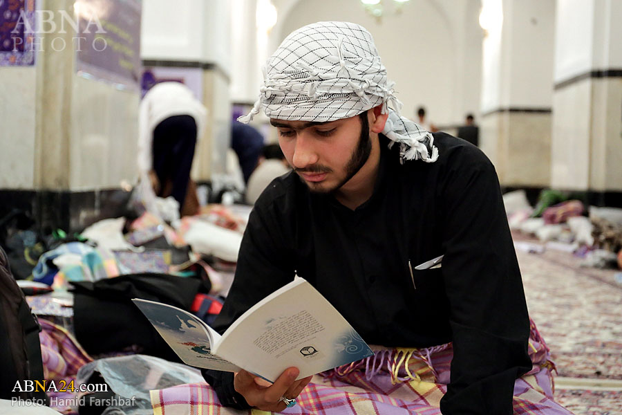 تقرير مصور/ طلاب علوم دينية يعتكفون في مسجد "جوهرشاد" في حرم الامام الرضا (ع)