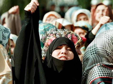 مسلمة ترفع دعوى على شركة عقارات بسبب "حجابها"