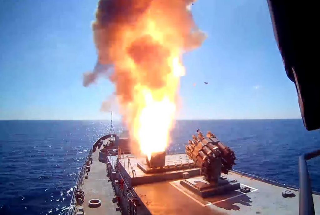 Russia fire cruise missiles on ISIS terrorists in Syria