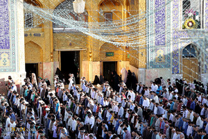 تصویری رپورٹ: حرم مطہر امام رضا(ع) میں نمازعیدالفطر مذہبی عقیدت اور احترام سے ادا کی گئی