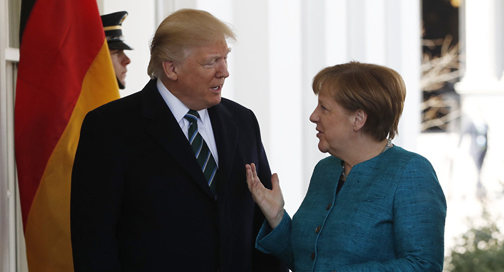 Merkel pede explicações a Trump por ele não ter apertado sua mão