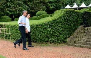 Didampingi Ibu Negara, Presiden Jokowi Terima Obama