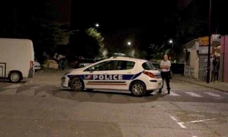 إطلاق النار أمام مسجد في فرنسا و8 جرحى بينهم طفلة