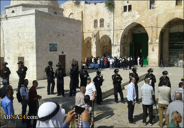 مستوطنون يهود وطلاب الهيكل يقتحمون المسجد الأقصى