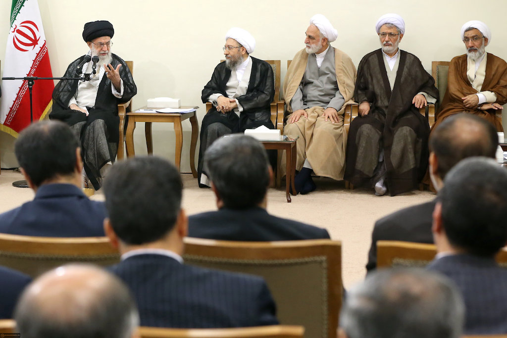 Imam Khamenei: Judiciary Branch should defend people's rights, legal freedoms