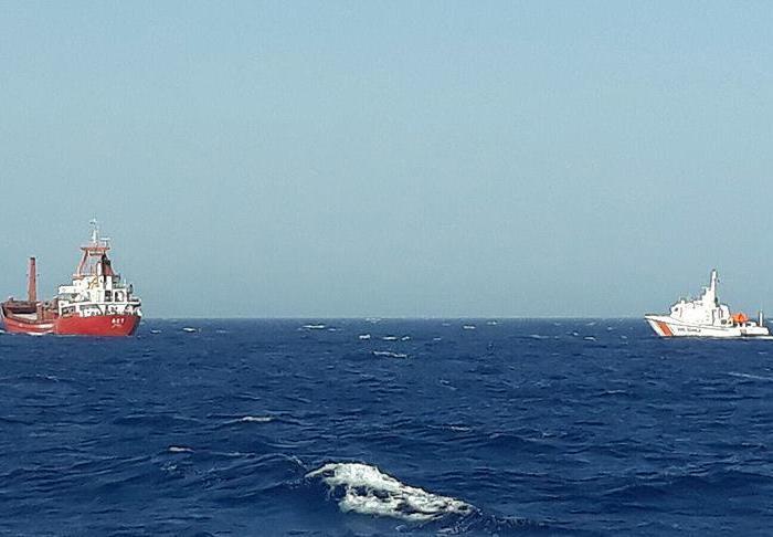 القوات اليونانية تطلق النار على سفينة تركية وأنقرة تستنكر