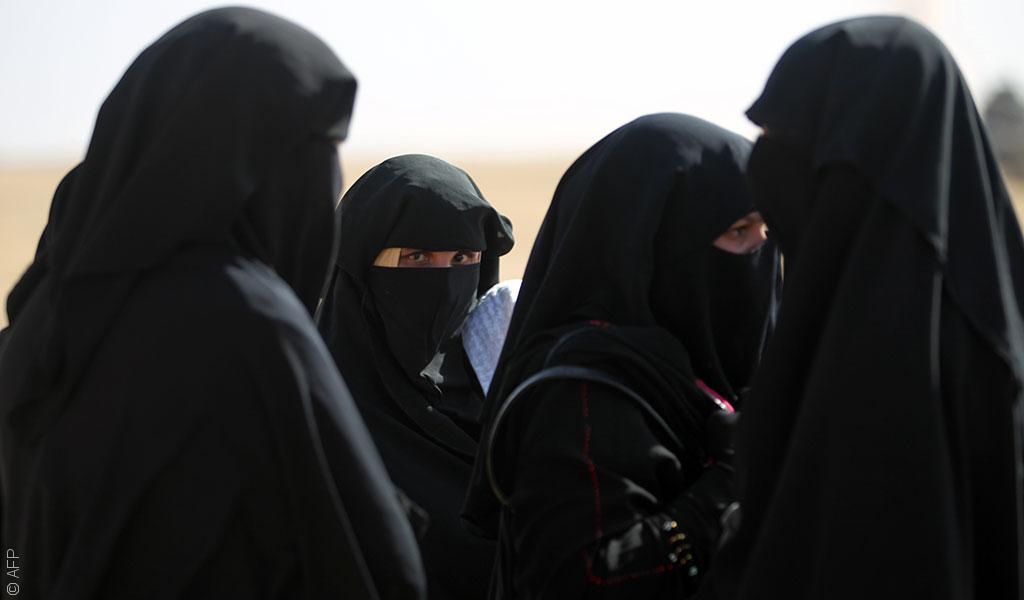 فيديو/ تفاصيل "مثيرة" تكشفها زوجات "داعش" عن أسواق الجنس و ..