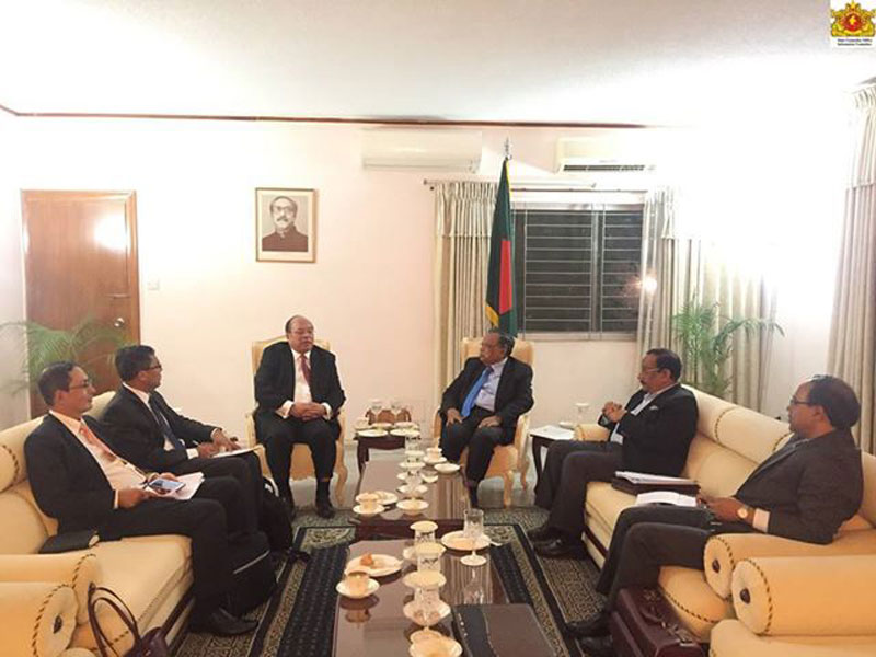 ဘဂၤလားေဒ့ရွ္ႏိုင္ငံဘက္သို႔ ထြက္ေျပးလာသည့္ ဒုကၡသည္မ်ားကိုလက္ခံရန္ ျမန္မာဘက္ကို ဘဂၤလားေဒ့ရွ္ဝန္ႀကီးခ်ဳပ္ တိုက္တြန္း