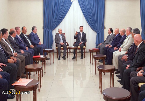 بشار الأسد يلتقي وجهاء مدينة حماة السورية