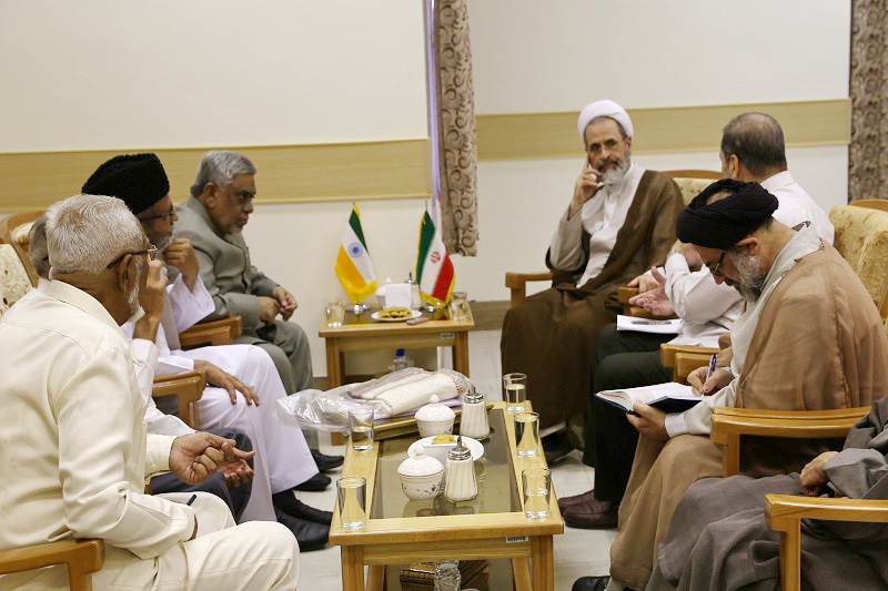 Seminaries' head: Iran-India scientific, cultural ties to be boosted