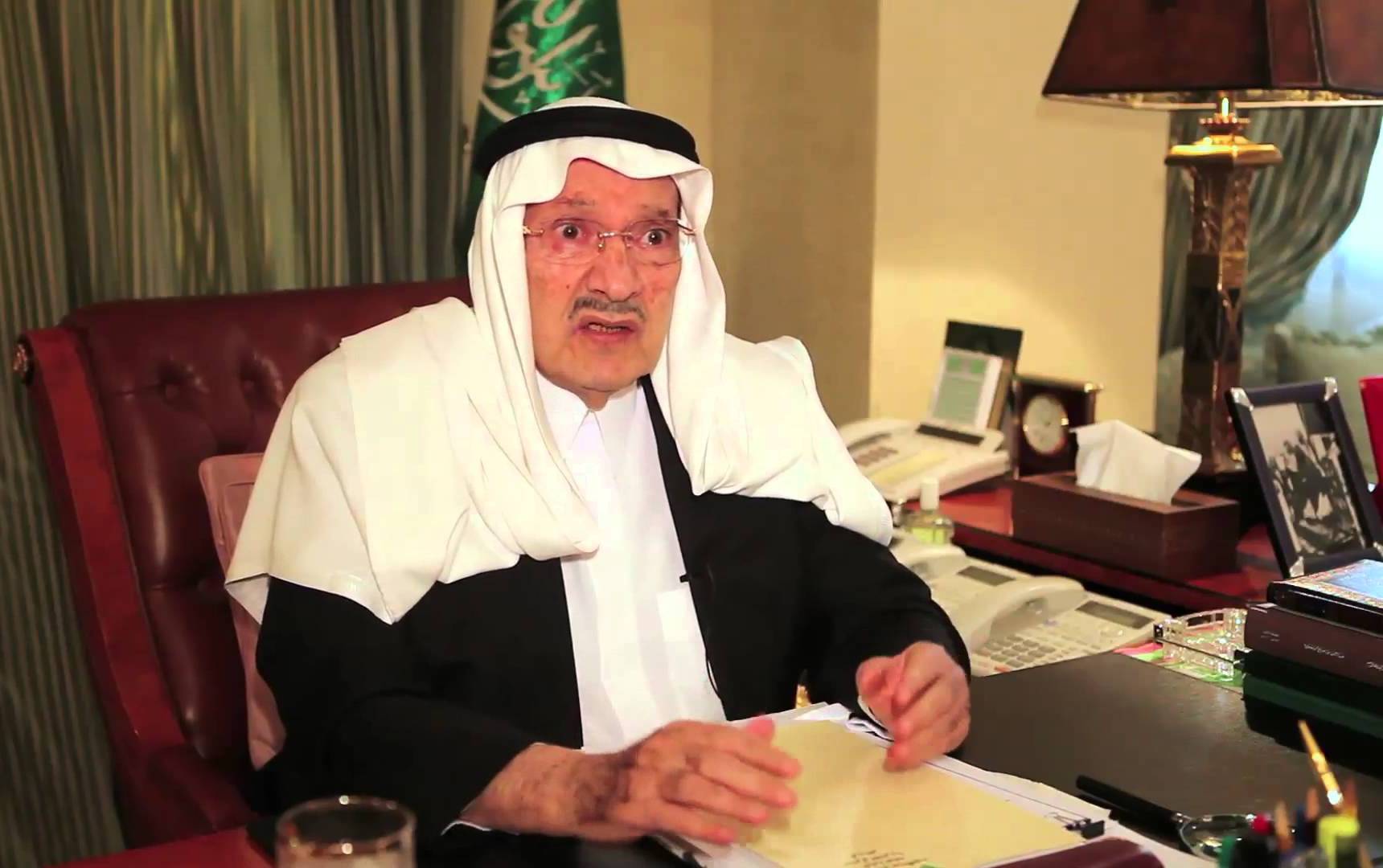 الأمير طلال يفضح مؤامرة "بن زايد و بن سلمان" في عزل محمد بن نايف!