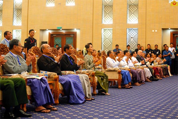 ႏိုင္ငံ့ဝန္ထမ္းျပဳျပင္ေျပာင္းလဲမႈဆုိင္ရာ မဟာဗ်ဴဟာစီမံခ်က္ အတည္ျပဳထုတ္ျပန္