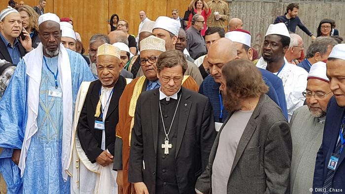 “Los Religiosos Musulmanes Europeos Llevan su Marcha Anti-Terrorismo a Berlín” 