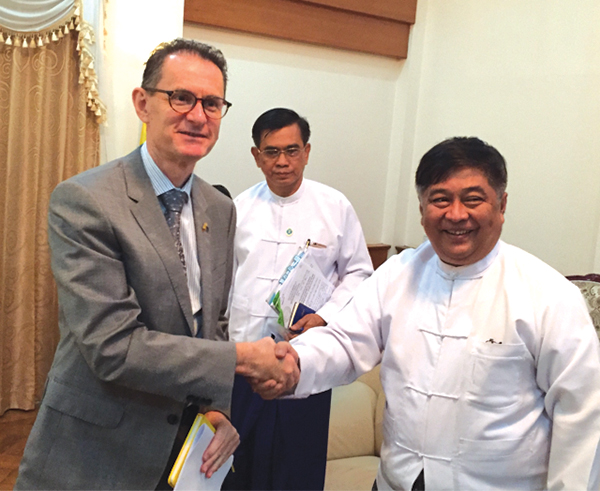လွ်ပ္္စစ္ႏွင့္စြမ္းအင္ဝန္ႀကီး ဦးေဖဇင္ထြန္း က်န္းမာေရးေၾကာင့္ ခြင့္တစ္လယူထားေၾကာင္း အၿမဲတမ္းအတြင္းဝန္ ေျပာၾကား