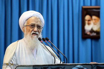 خطیب جمعہ تہران: امریکی جرائم میں روز بروز اضافہ / امریکہ قاتلوں اور دہشت گردوں کا حامی