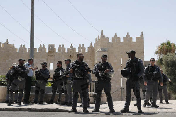 パレスチナ人とイスラエル軍の衝突が再びアクサー・モスクで発生