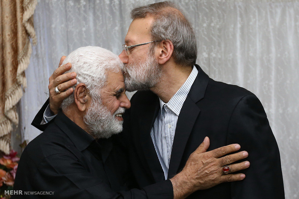 تصویری رپورٹ: ڈاکٹرعلی لاریجانی کی شہید تیموری کے اہلخانہ سے ملاقات