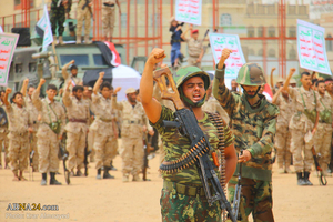 تصویری رپورٹ: صنعا میں آل سعود کے خلاف یمنی جوانوں کا پریڈ