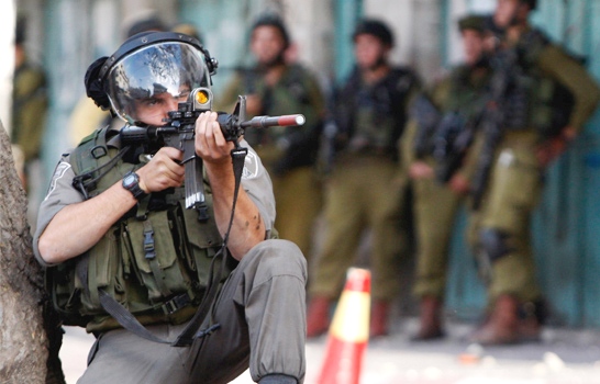 اندلاع مواجهات مع قوات الاحتلال وإصابة عشرات الفلسطينيين في القدس 