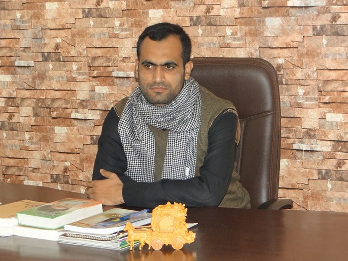 سیاسی گلیاروں کے کتّے
