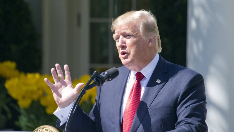 Trump mantém acordo com Irã, mas ameaça com novas sanções