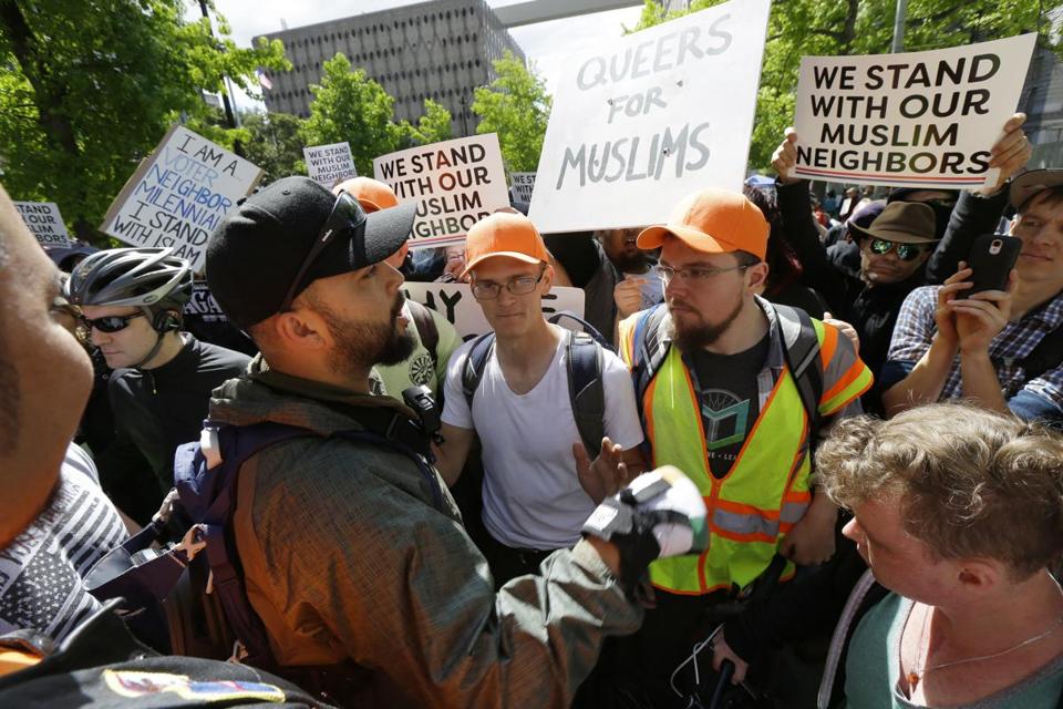“Los Habitantes de Boston se Manifiestan Contra la Islamofobia y Apoyan a los Musulmanes de la Ciudad” 