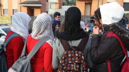 “El Gobierno Valenciano Obligará a los Colegios Públicos a Aceptar el Libre uso del Hiyab” 
