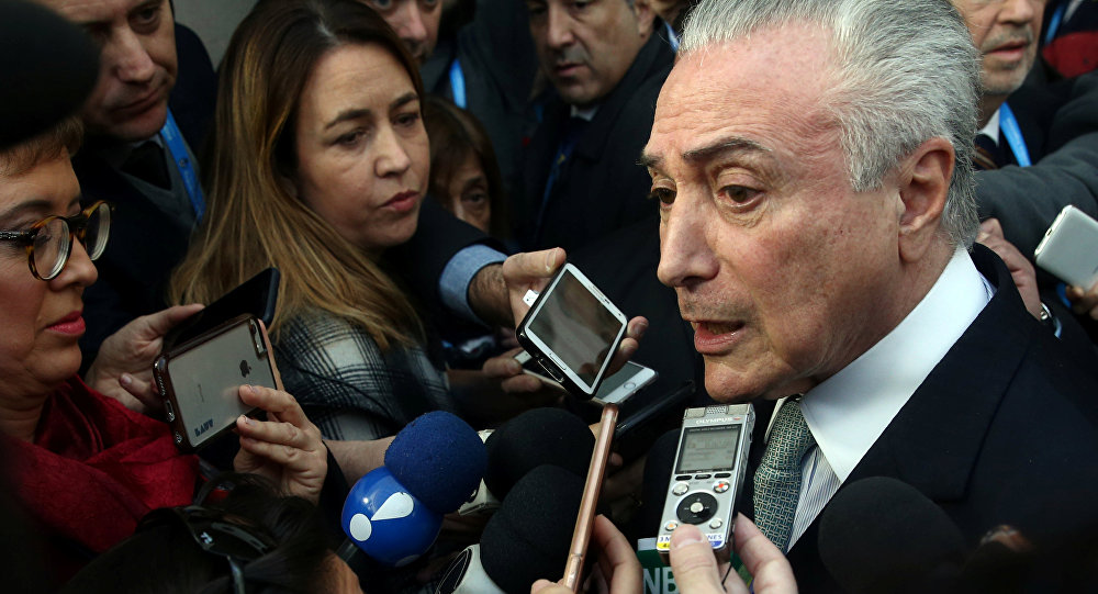 Temer diz (na Argentina) que brasileiros vão entender aumento nos combustíveis