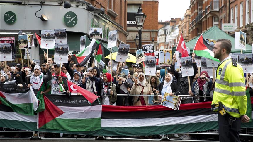 Des centaines de personnes protestent à Londres par Al-Aqsa