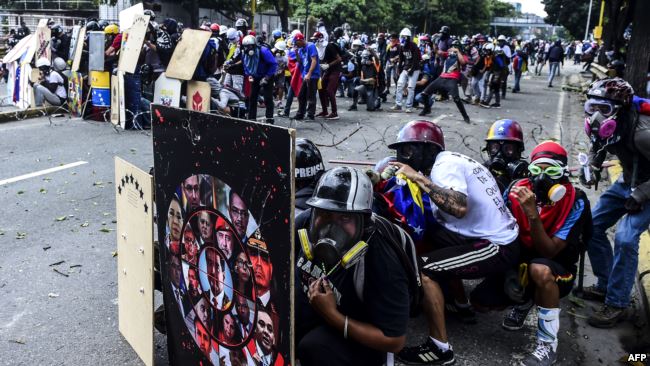 Rikicin Venezuela: An Ja Daga Tsakanin Shugaba Maduro Da 'Yan adawa