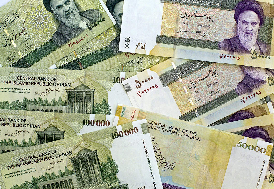 El Gabinete Iraní Aprueba el Proyecto de Ley para Cambiar la Moneda de Rial a Toman 