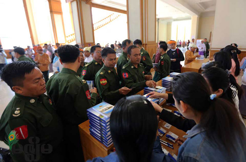   ဆက္သြယ္ေရးပုဒ္မ ၆၅တြင္ အာမခံေပးႏိုင္သည့္စကားရပ္ ျပဌာန္းရန္ မသင့္ဟု တပ္မေတာ္သား ကိုယ္စားလွယ္ ေဆြးေႏြး